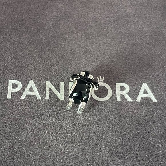 Pandora Skiing Penguin Charm - Picture 4 of 5